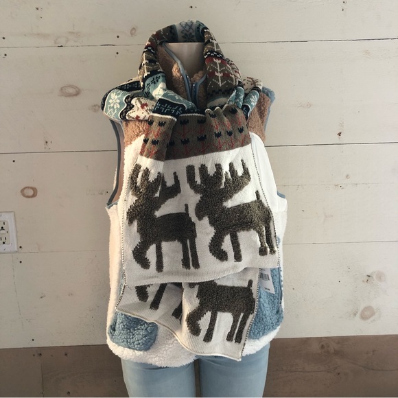 NEW Nordic Reindeer Knit Scarf • Ivory - Picture 1 of 5